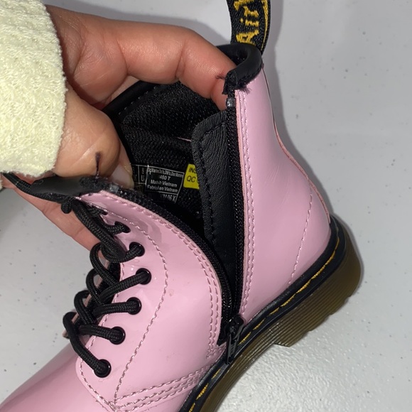 Dr. Martens Girl’s Pink Patent Leather Side Zip Boots Size 9 - Picture 10 of 11